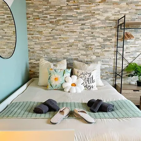 Le Minty Cocoon, Bright & Close To Paris