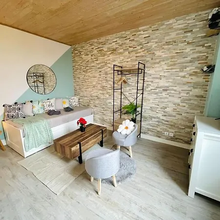 Le Minty Cocoon, Bright & Close To Paris